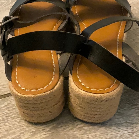 Sandals 8.5 - Picture 4 of 4